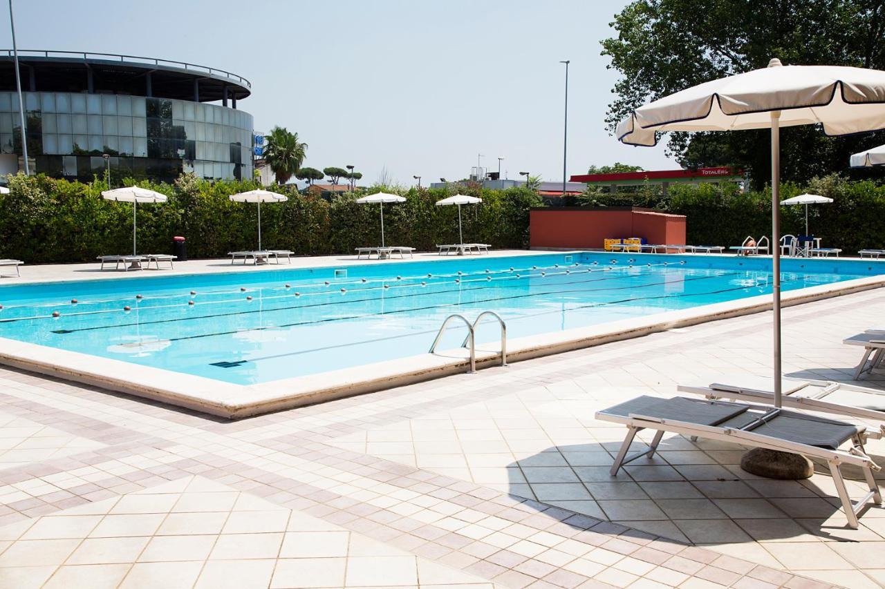 Camping Versilia Mare Hotel Lido di Camaiore Exterior photo